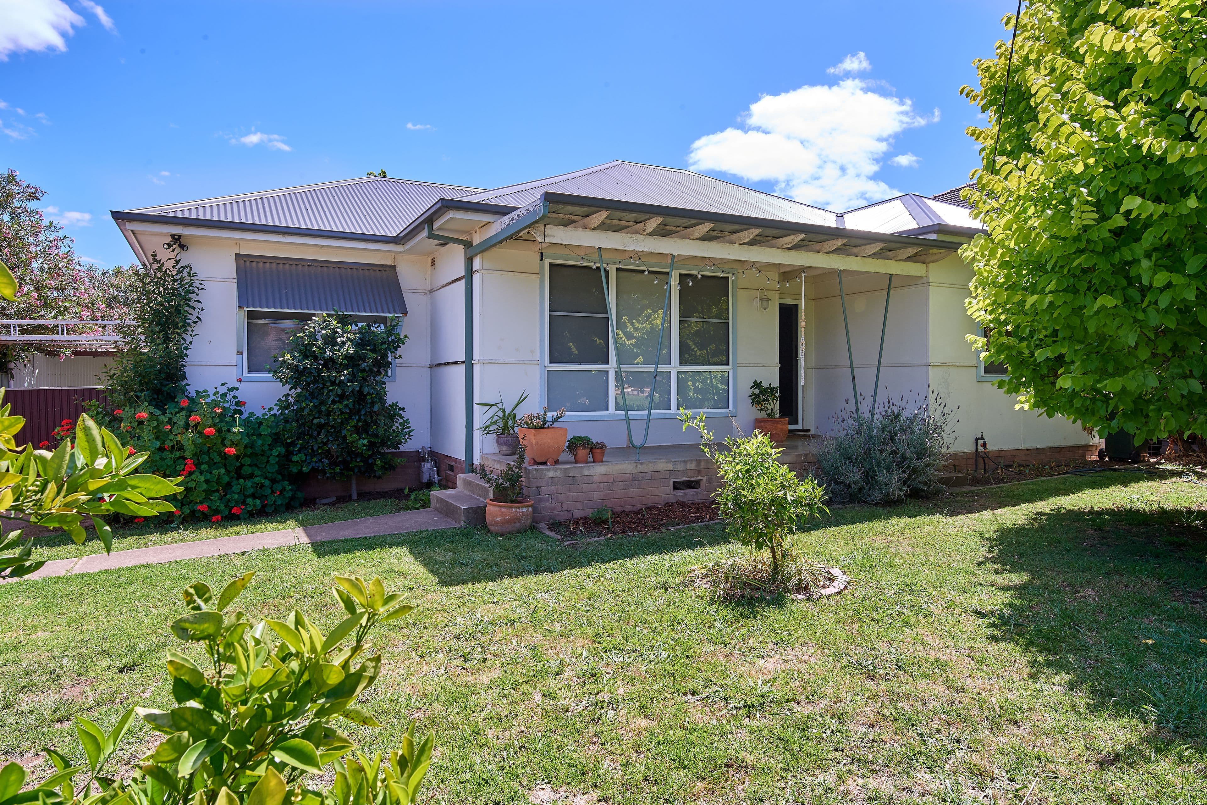 21 Killara Avenue, Mount Austin NSW 2650, Mount Austin - Image 1
