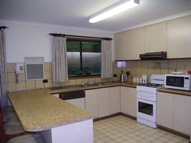 373 Poplar Drive, LAVINGTON NSW 2641, Lavington - Thumbnail 4