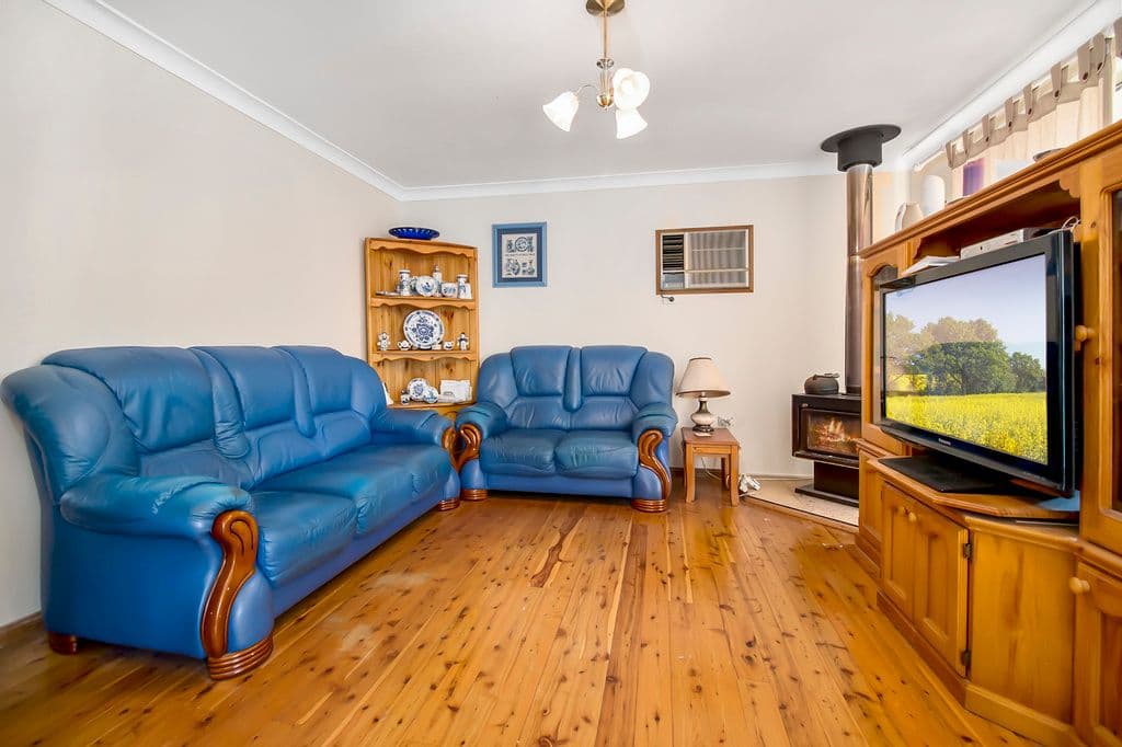 5 Gove Avenue, Green Valley NSW 2168, Green Valley - Thumbnail 2