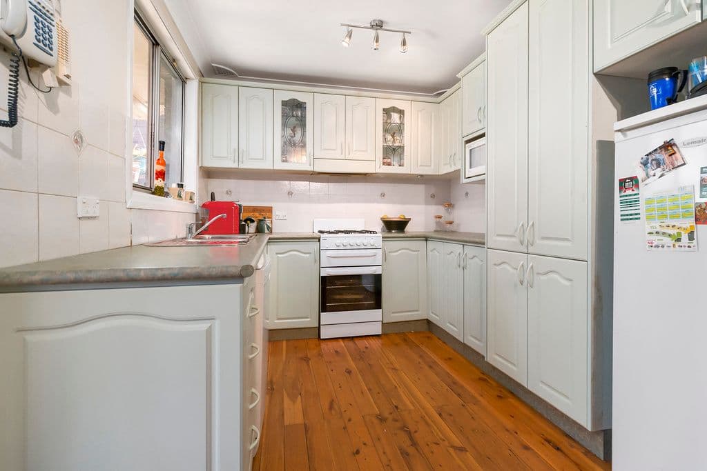 5 Gove Avenue, Green Valley NSW 2168, Green Valley - Thumbnail 3