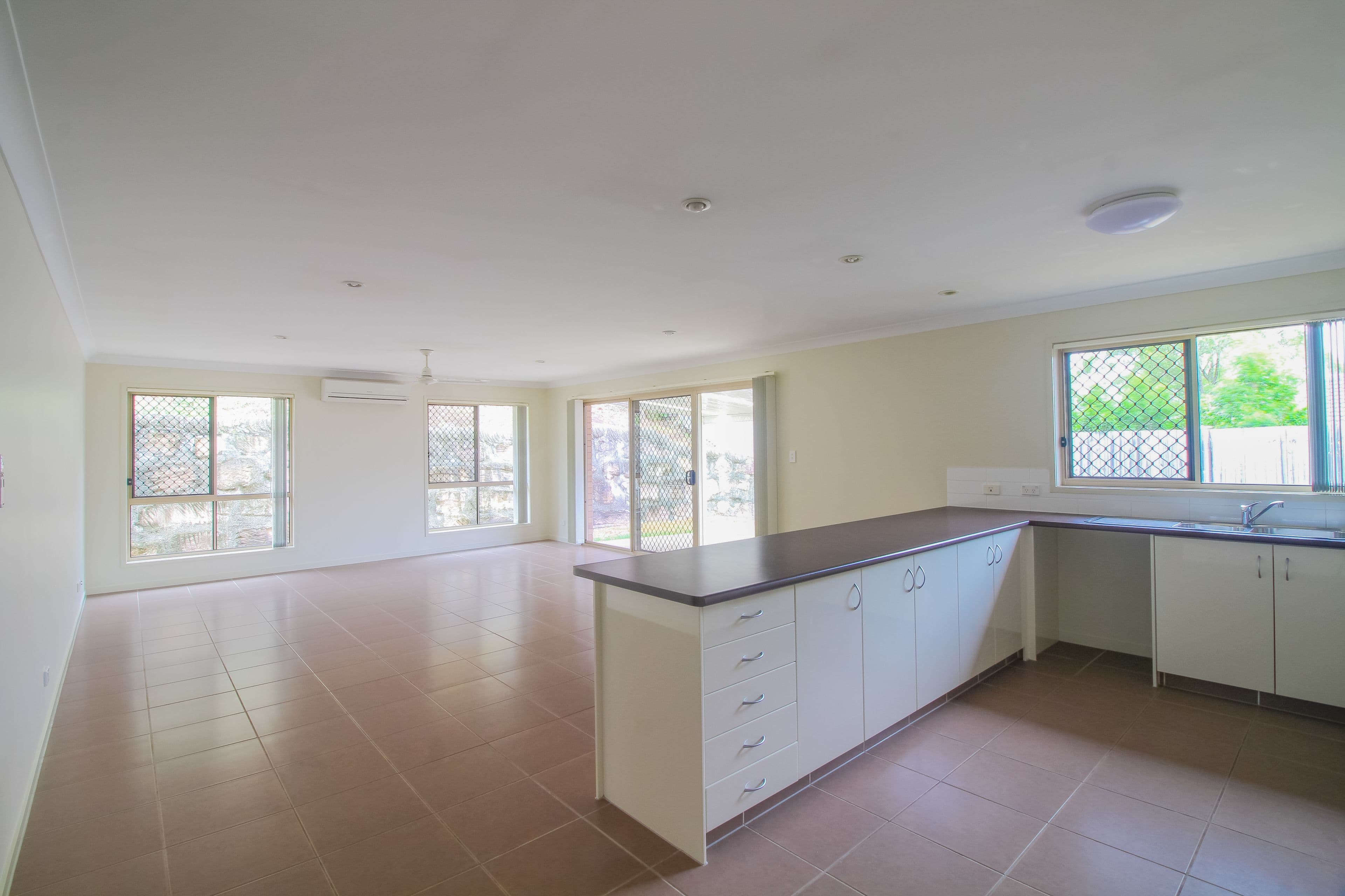 24 Hazelwood Court, Flinders View QLD 4305, Flinders View - Thumbnail 2