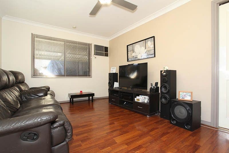 103 Waratah Drive, CRESTMEAD QLD 4132, Crestmead - Thumbnail 3