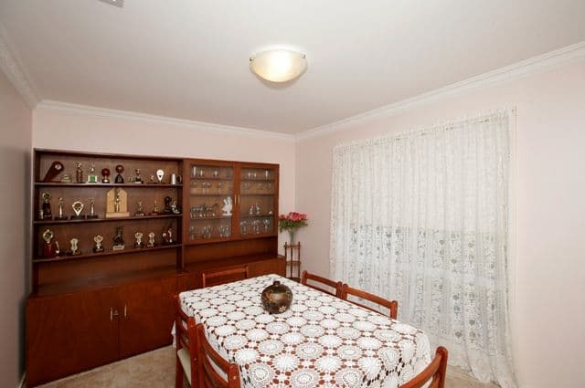34 Oleander Crescent, LAKE ALBERT NSW 2650, Lake Albert - Thumbnail 3