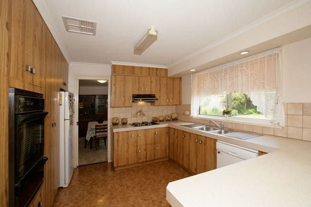 34 Oleander Crescent, LAKE ALBERT NSW 2650, Lake Albert - Thumbnail 4