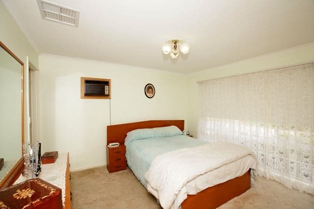 34 Oleander Crescent, LAKE ALBERT NSW 2650, Lake Albert - Thumbnail 7
