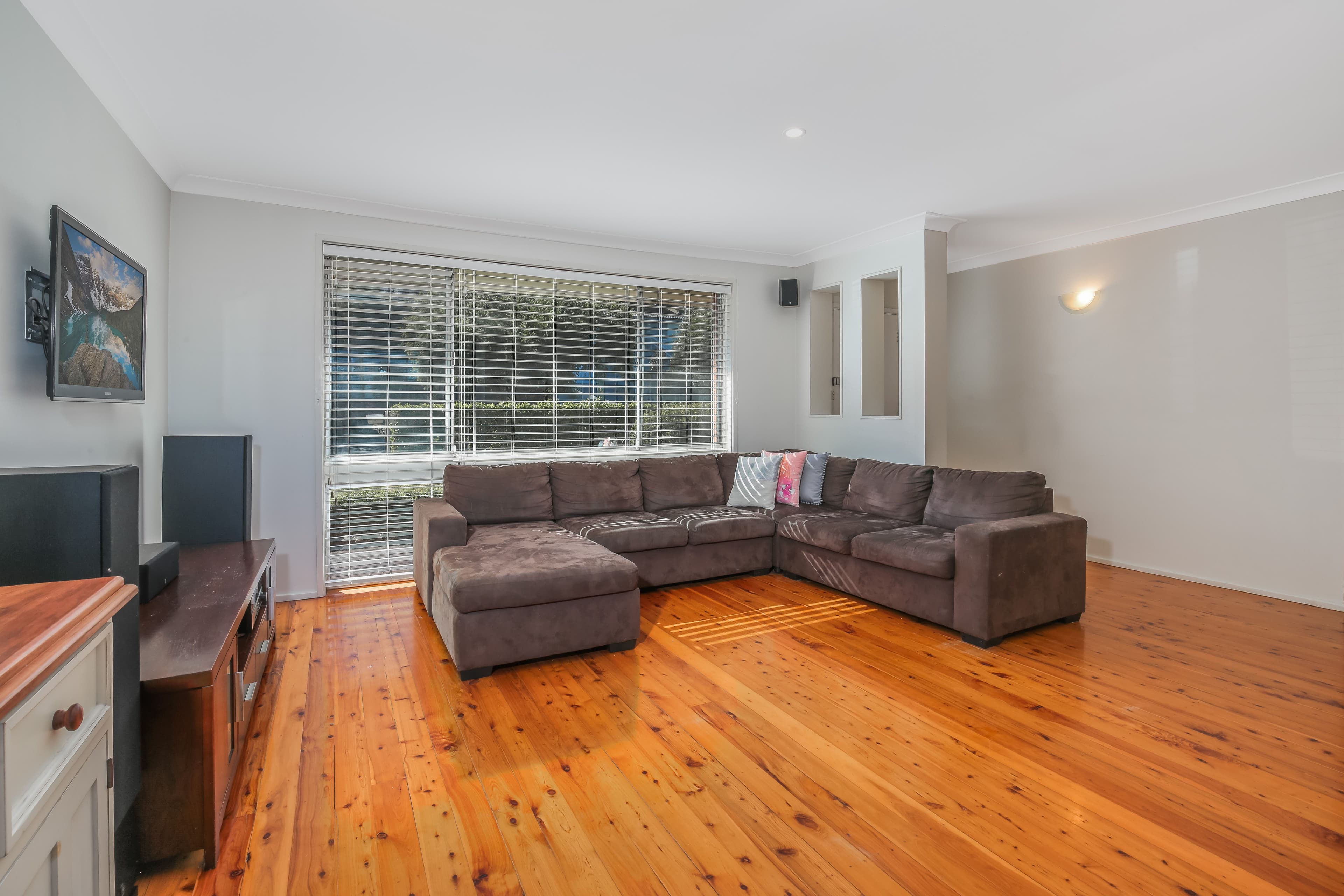 17 Rebecca Parade, Winston Hills - Thumbnail 3