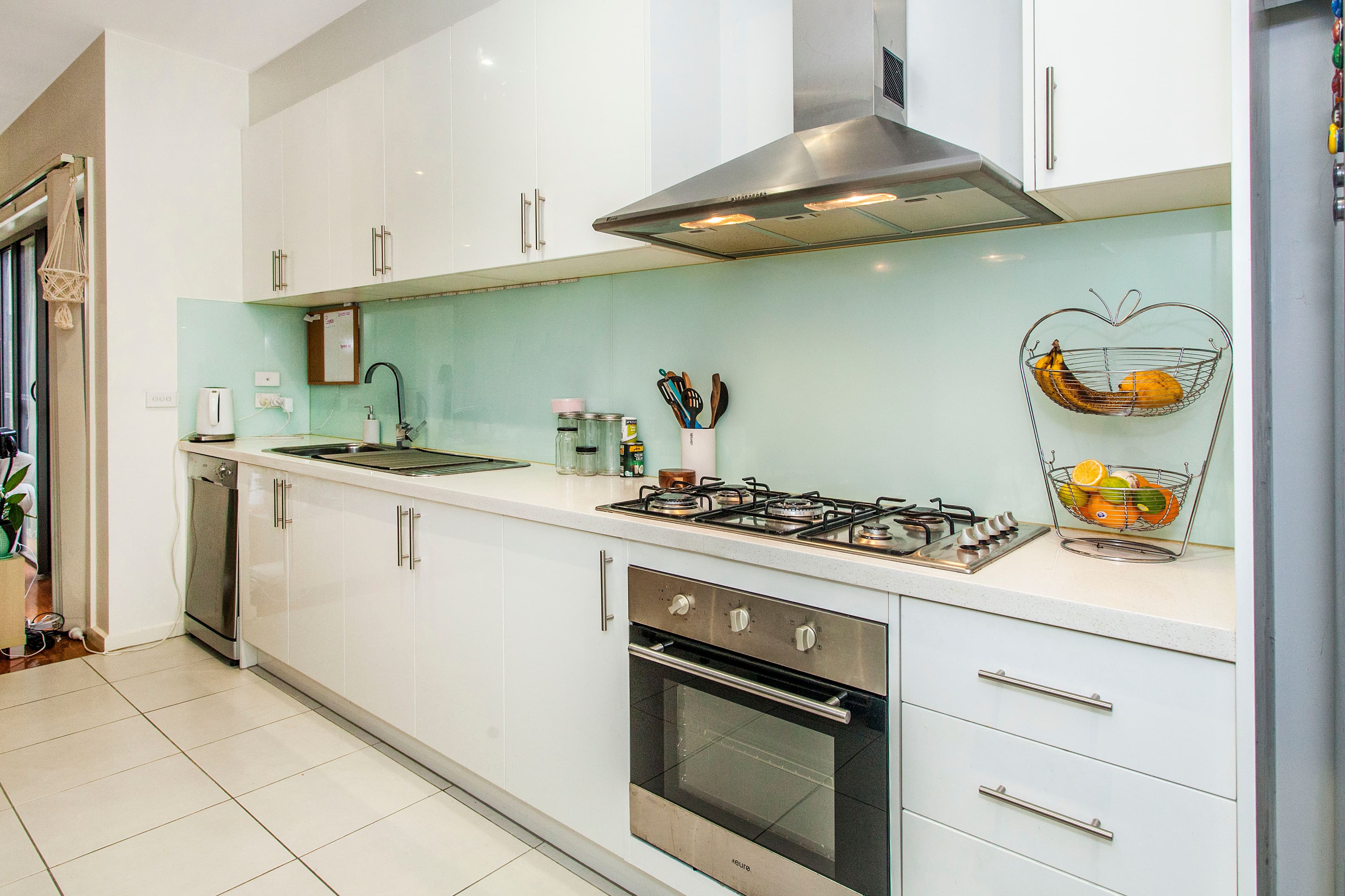 8 Tarrangower Avenue, Mitcham VIC 3132, Mitcham - Thumbnail 2