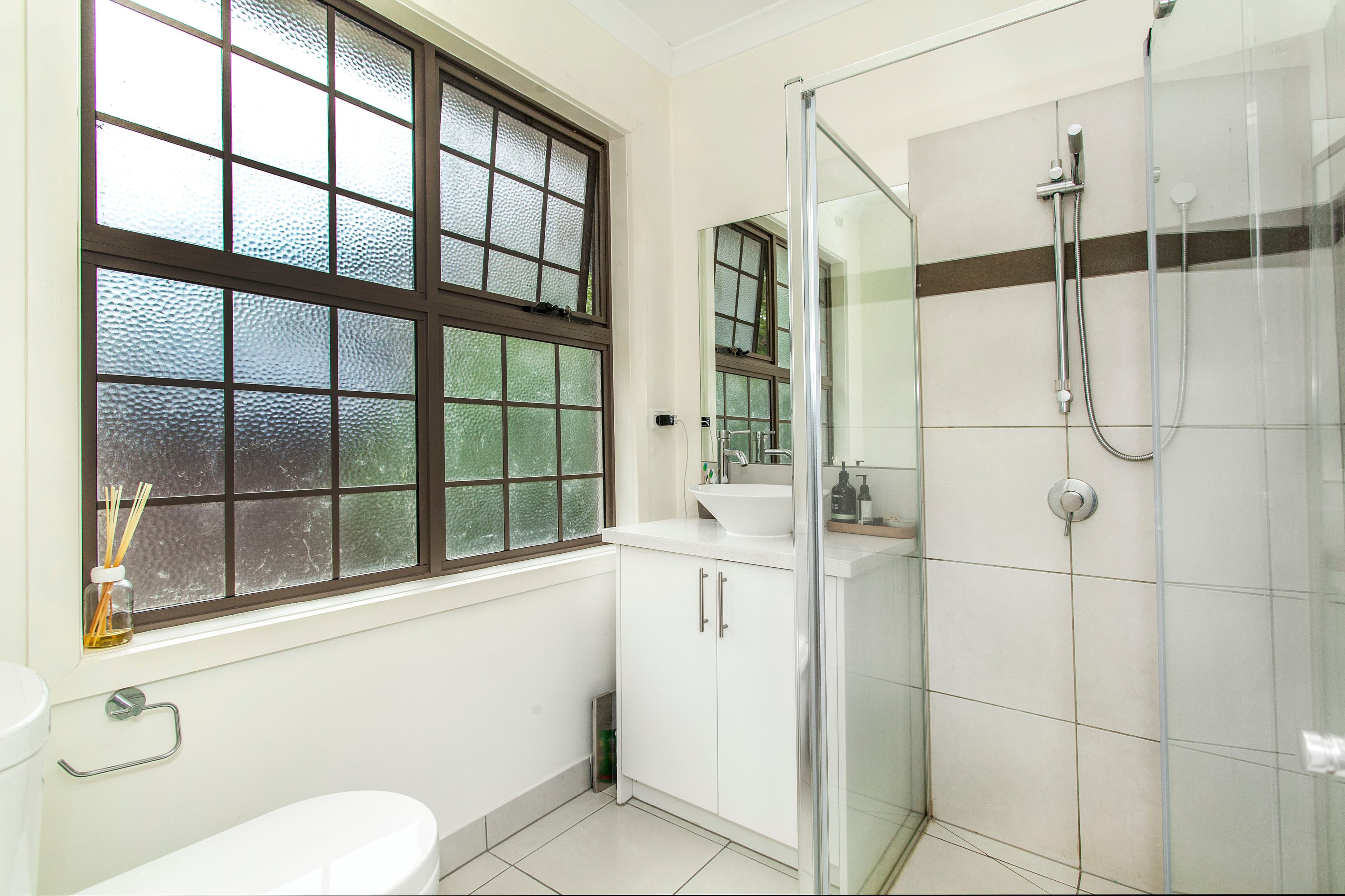 8 Tarrangower Avenue, Mitcham VIC 3132, Mitcham - Thumbnail 7