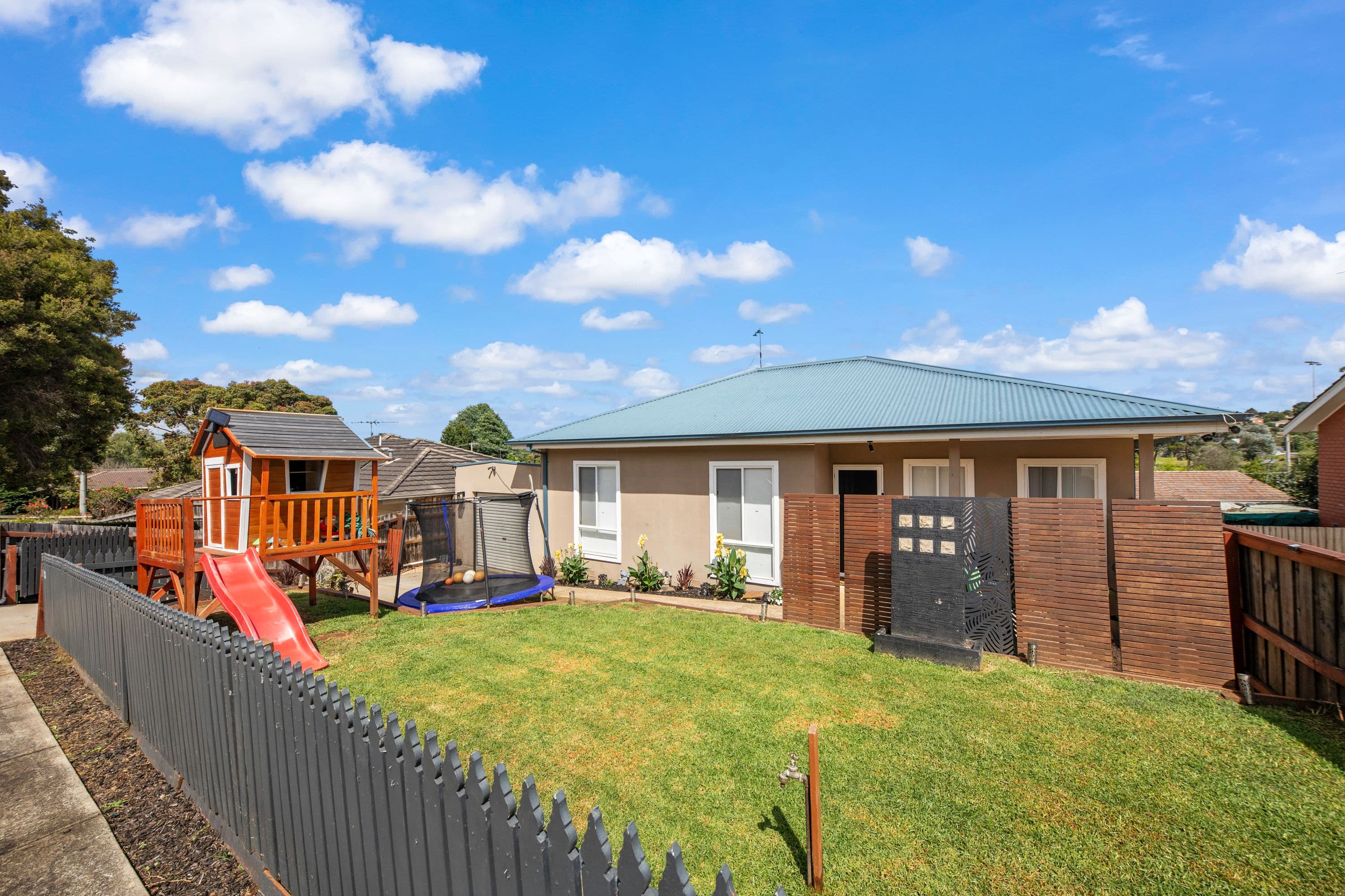 25 Henshall Street, Warragul VIC 3820, Warragul - Thumbnail 2