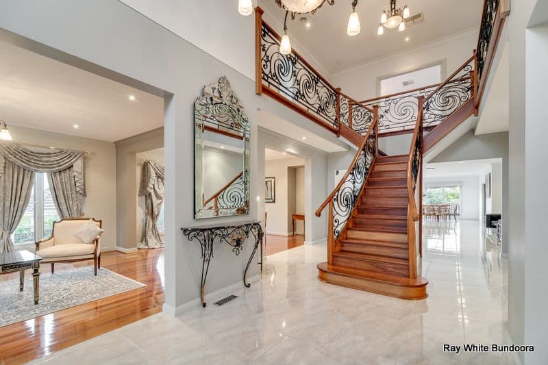 8 Toorak Court, GREENSBOROUGH VIC 3088, Greensborough - Thumbnail 2