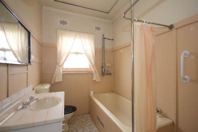 10 Railway Parade, CONDELL PARK NSW 2200, Condell Park - Thumbnail 5