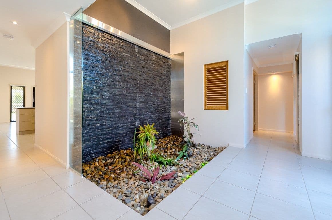 15 Victoria Avenue, Glen Eden QLD 4680, Glen Eden - Thumbnail 2