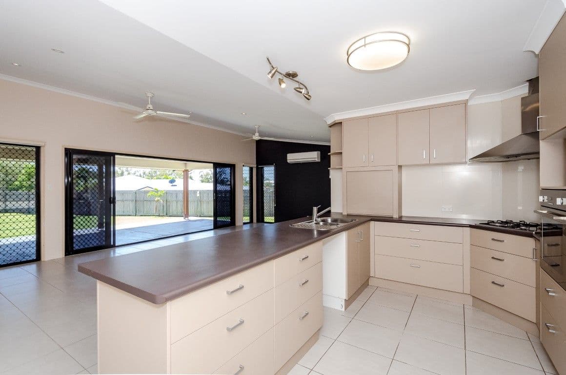 15 Victoria Avenue, Glen Eden QLD 4680, Glen Eden - Thumbnail 8