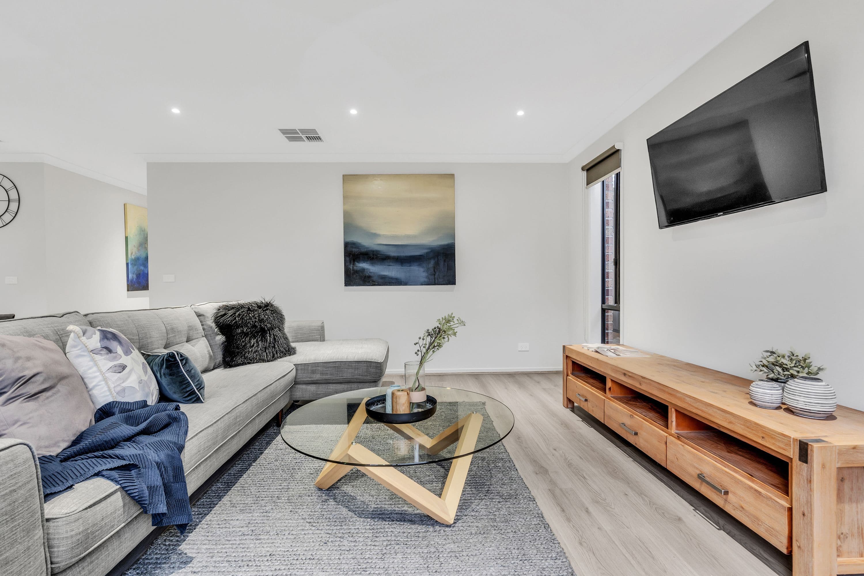 4 Bombala Crescent, Craigieburn VIC 3064, Craigieburn - Thumbnail 3