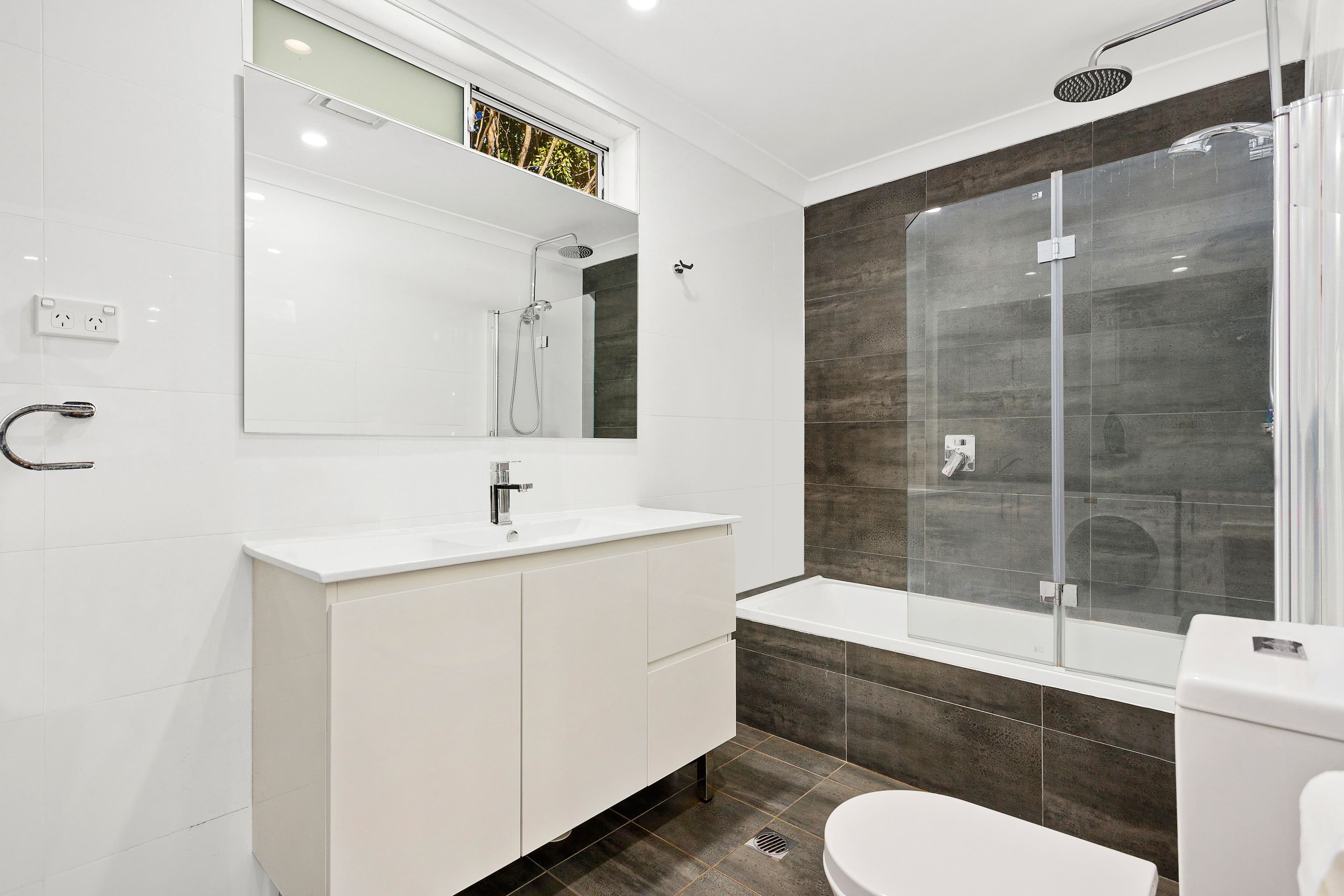 43 Woodlawn Avenue, Mangerton NSW 2500, Mangerton - Thumbnail 6