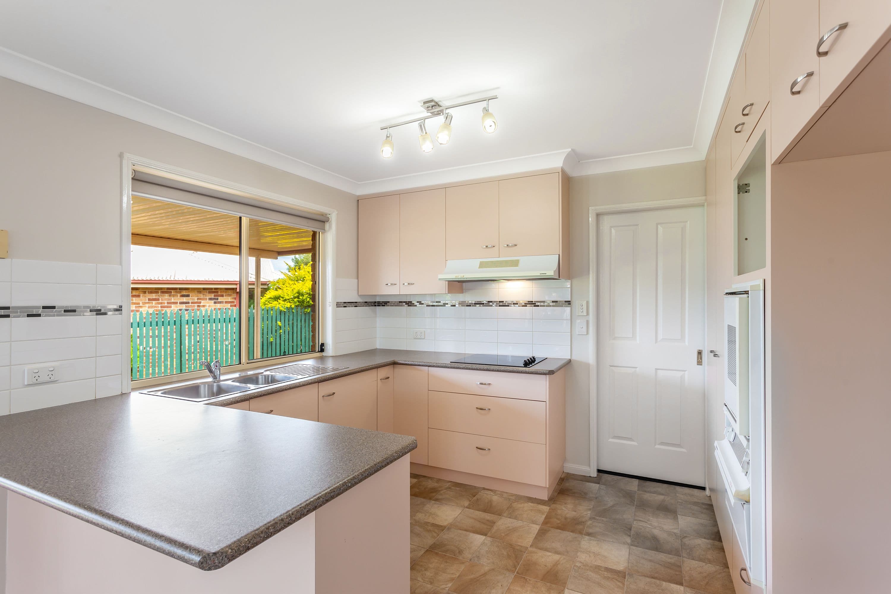 19 Bottlebrush Court, Glenvale QLD 4350, Glenvale - Thumbnail 3
