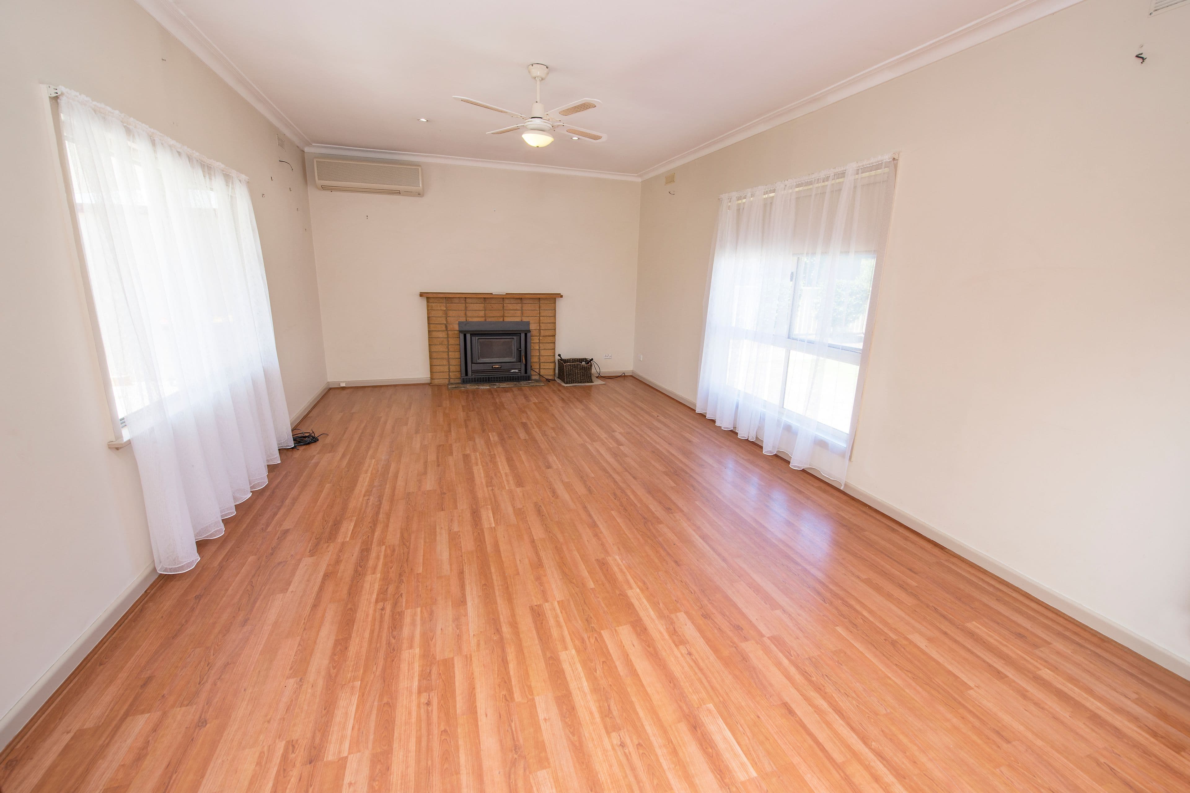 4 McPherson Street, Swan Hill VIC 3585, Swan Hill - Thumbnail 2
