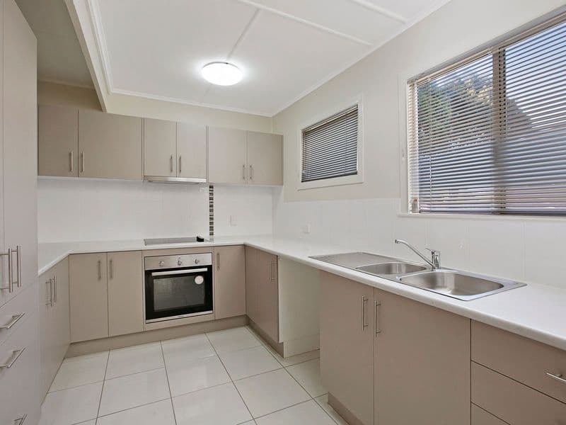 327 Whites Road, Lota QLD 4179, Lota - Image 1