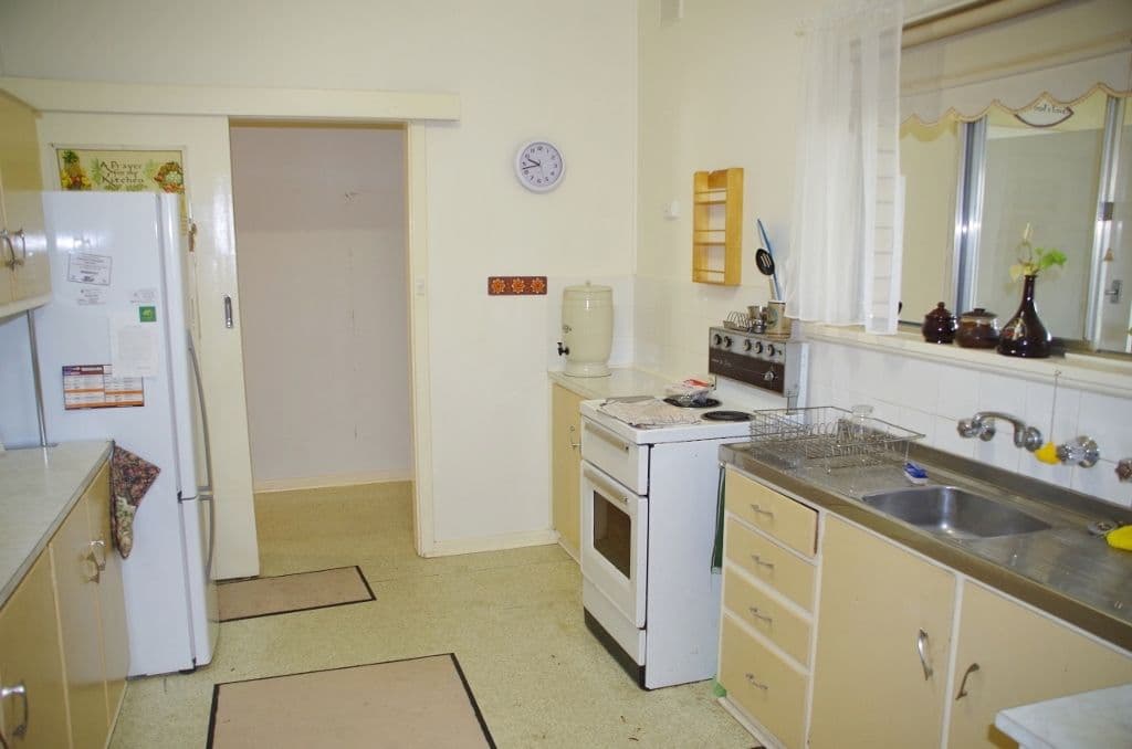 27 Story Crescent, Renmark SA 5341, Renmark - Thumbnail 2
