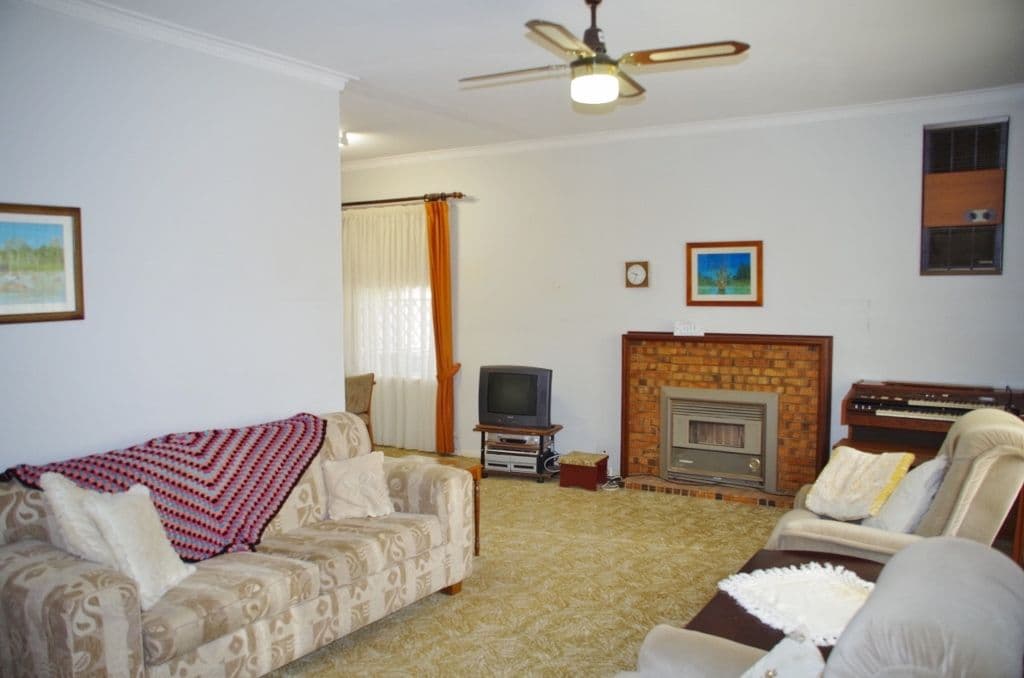 27 Story Crescent, Renmark SA 5341, Renmark - Thumbnail 4