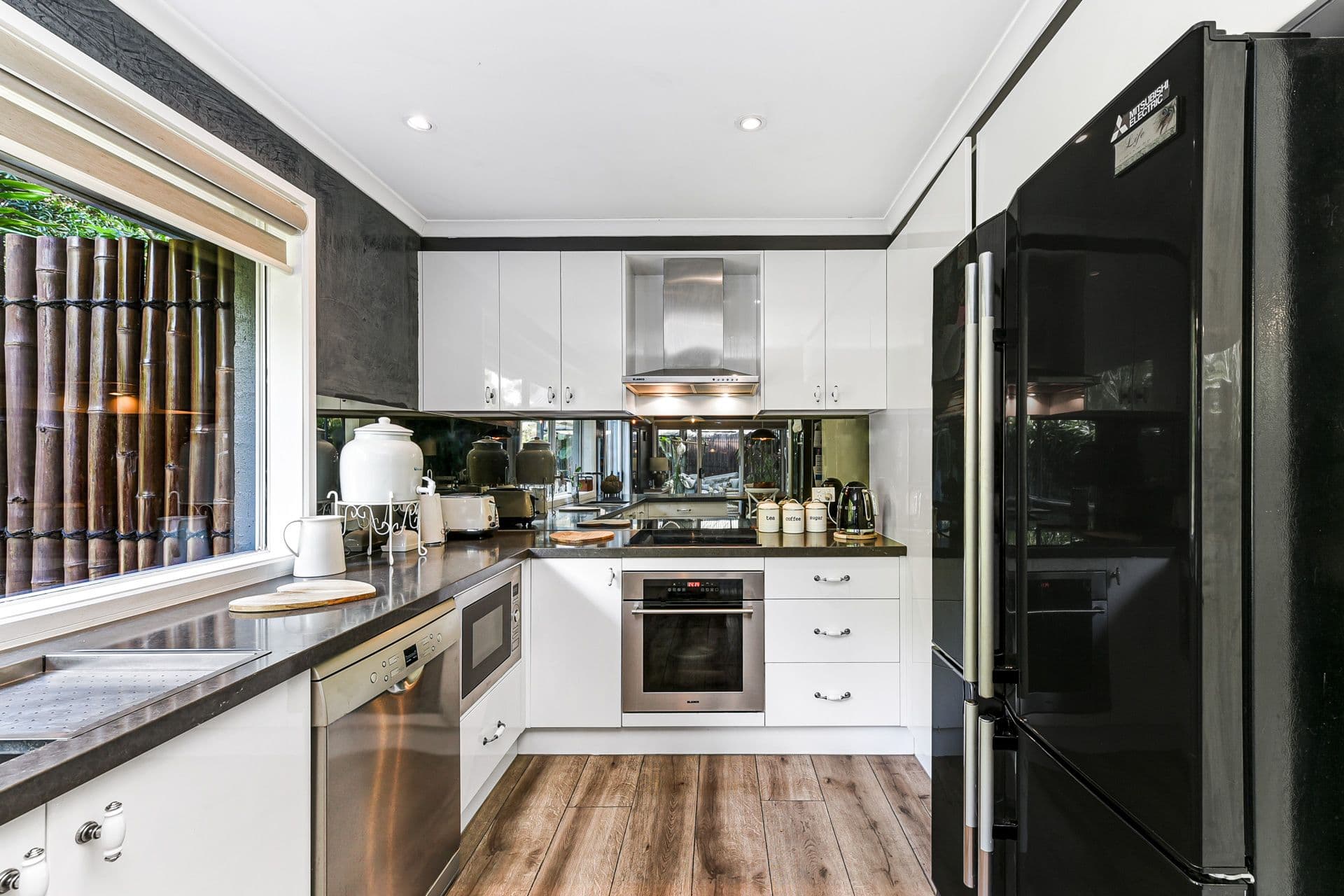 27 Adelong Court, Berwick VIC 3806, Berwick - Thumbnail 6