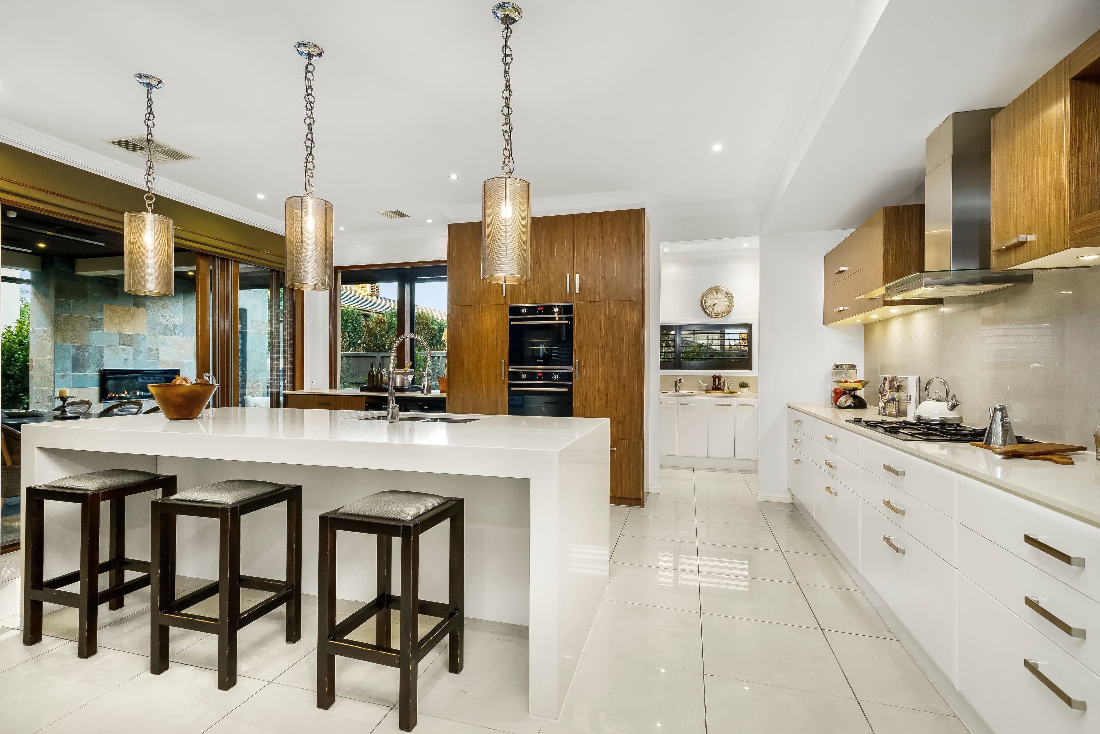 9 Appledale Way, Wantirna South VIC 3152, Wantirna South - Thumbnail 2