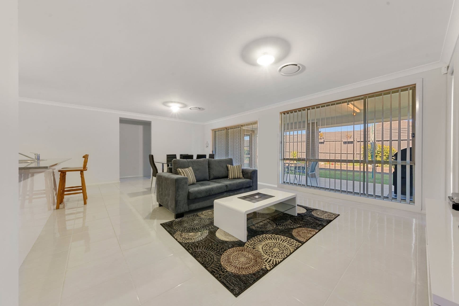 83 Minorca Circuit, Spring Farm - Thumbnail 3