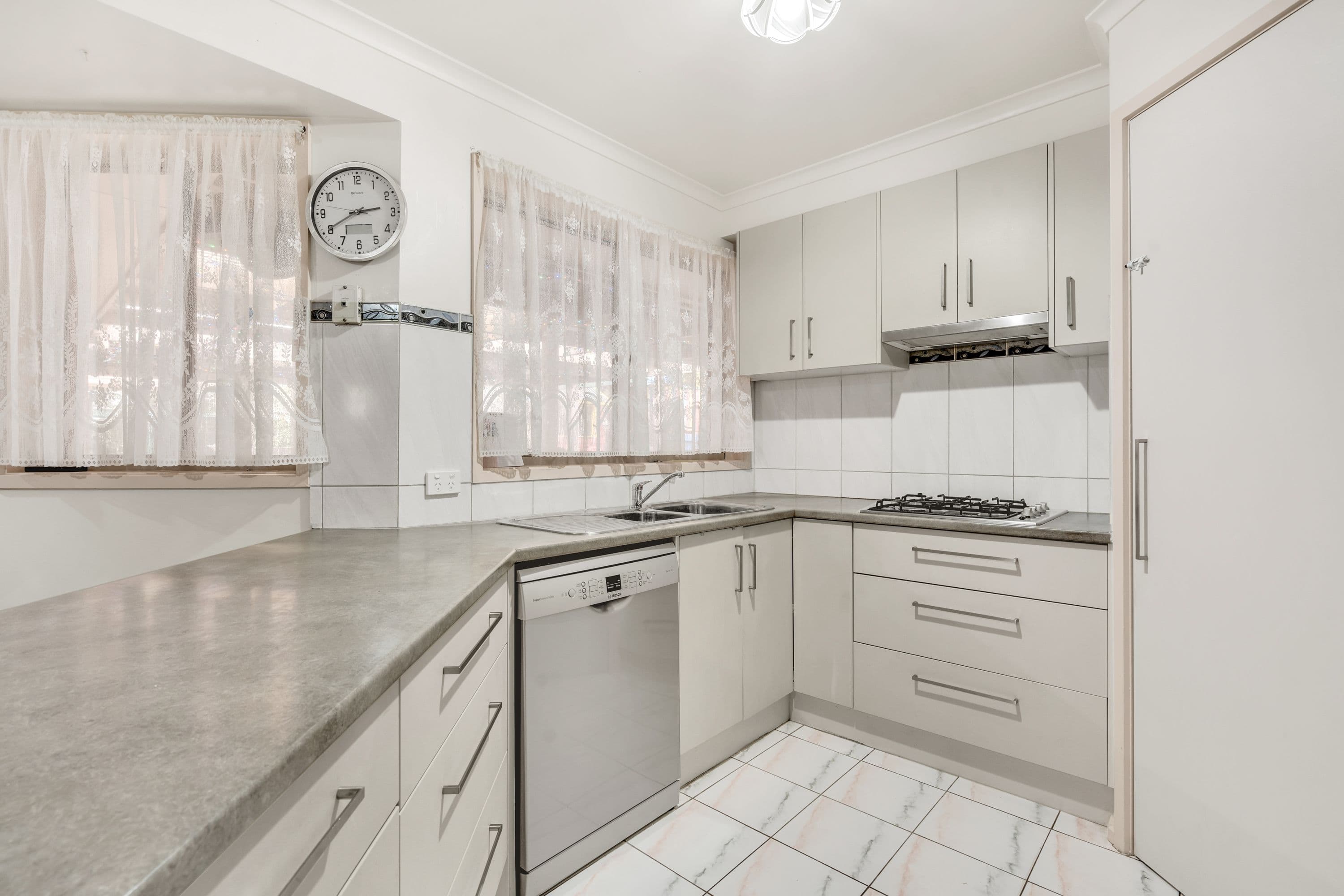 84 Yarcombe Crescent, Craigieburn VIC 3064, Craigieburn - Thumbnail 6