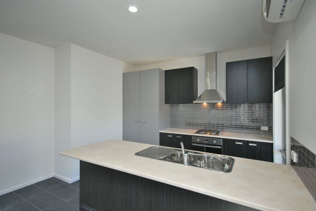 6B Linaker Lane, Golden Point VIC 3350, Golden Point - Thumbnail 3