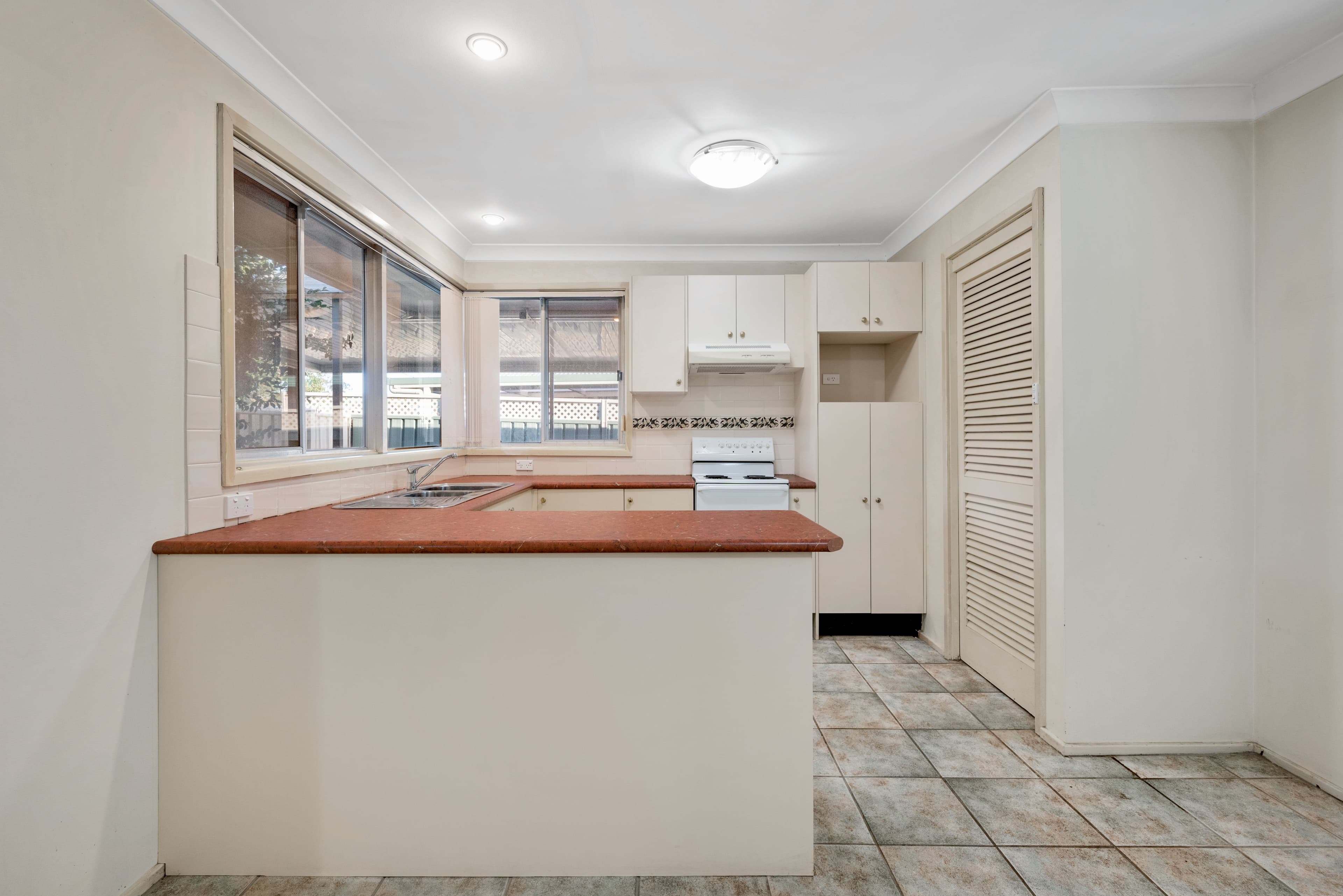 7 Clarence Street, Macquarie Fields NSW 2564, Macquarie Fields - Thumbnail 5
