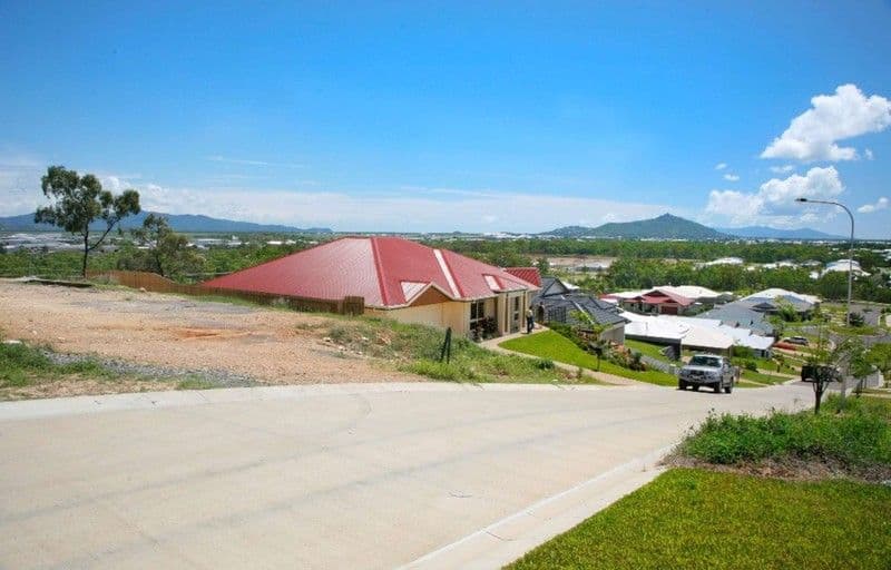 24 Lockyer Place, MOUNT LOUISA QLD 4814, Mount Louisa - Thumbnail 2