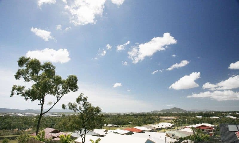 24 Lockyer Place, MOUNT LOUISA QLD 4814, Mount Louisa - Thumbnail 4
