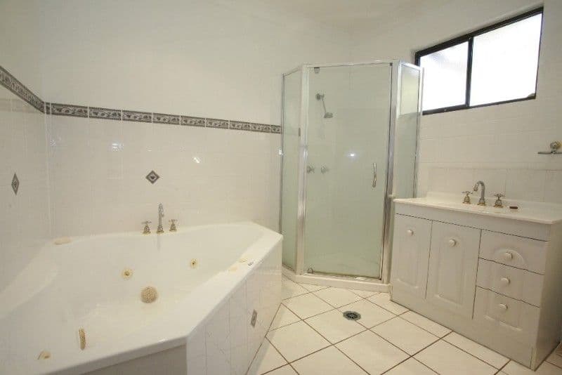 134 Framara Drive, KELSO QLD 4815, Kelso - Thumbnail 3