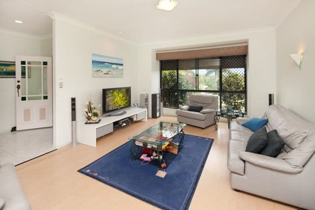 9 Portland Court, PARKWOOD QLD 4214, Parkwood - Thumbnail 3
