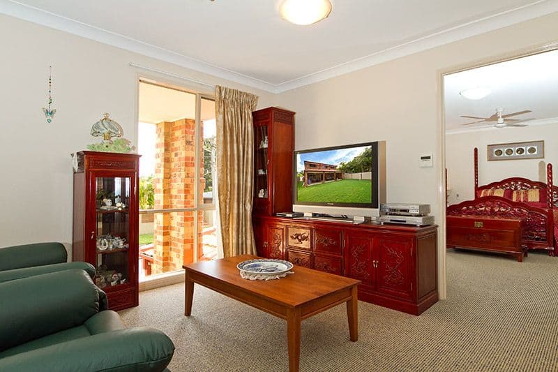 5 Mentone Avenue, BUNDALL QLD 4217, Bundall - Thumbnail 2