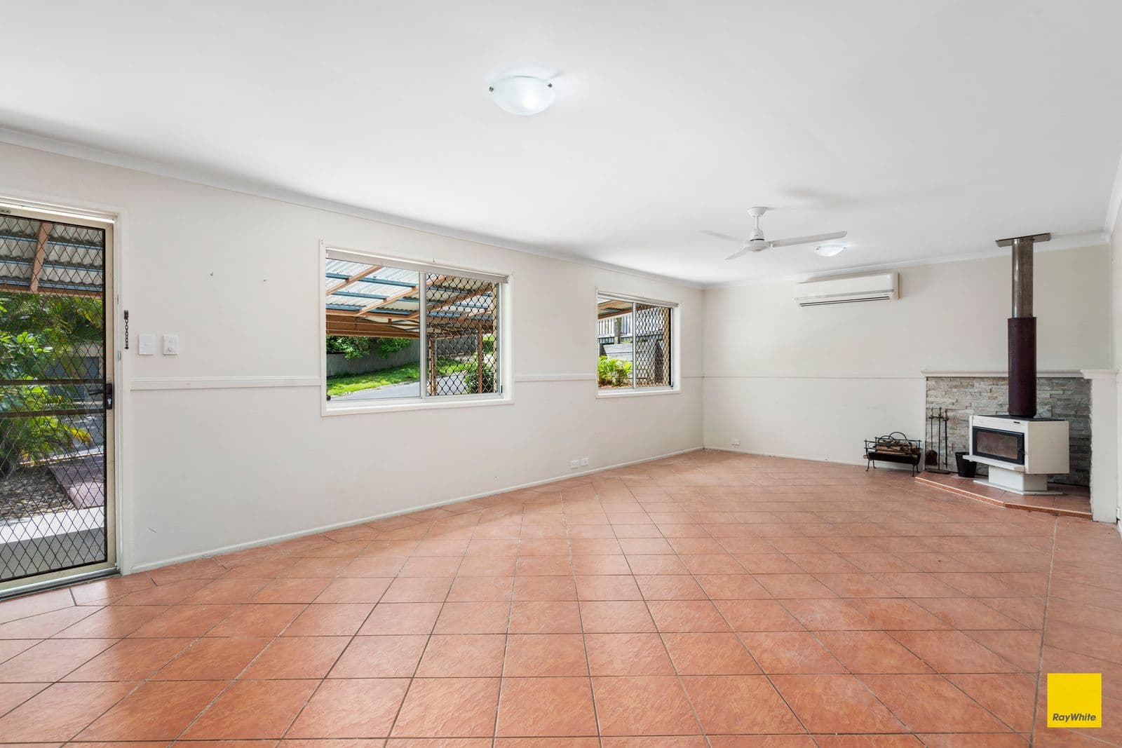 16 Willand Drive, Beenleigh QLD 4207, Beenleigh - Thumbnail 2