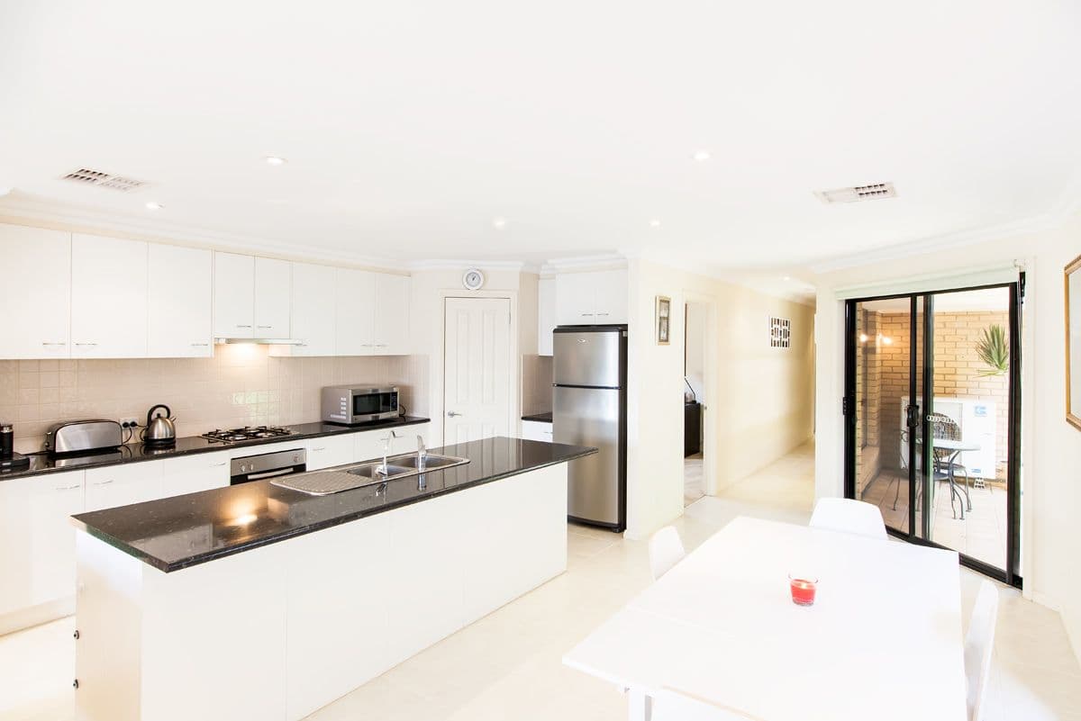 28A Bolingbroke Avenue, HENLEY BEACH SA 5022, Henley Beach - Thumbnail 3