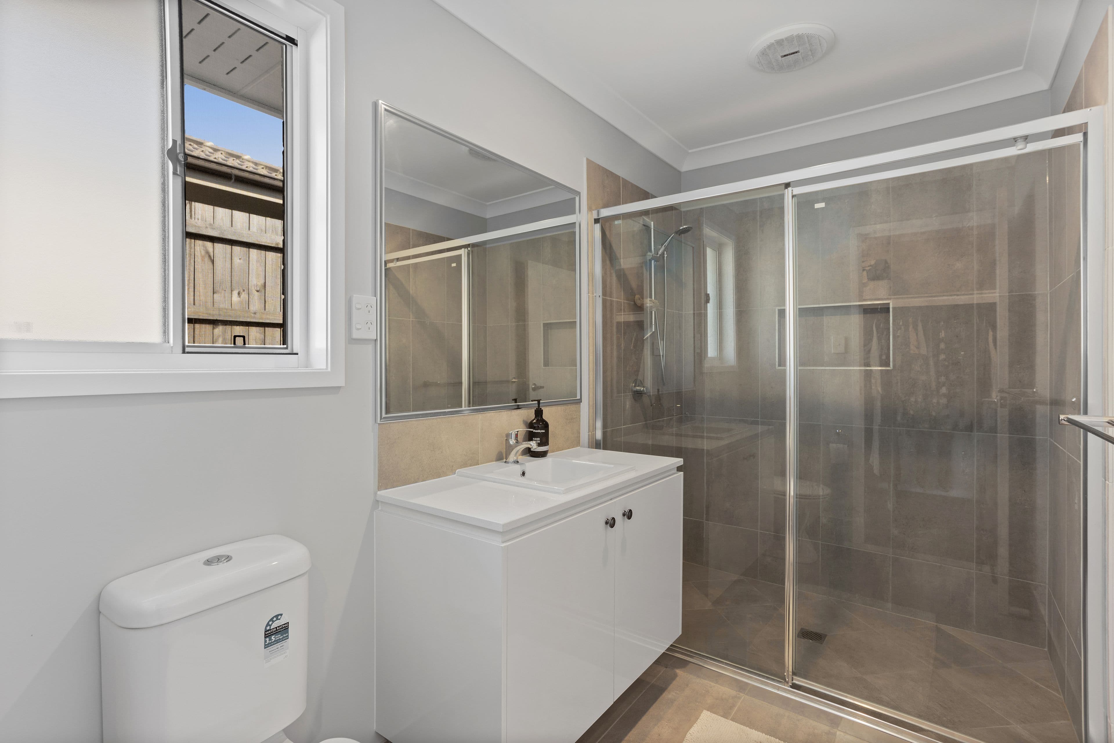 10 Ioannou Place, Coomera QLD 4209, Coomera - Thumbnail 7