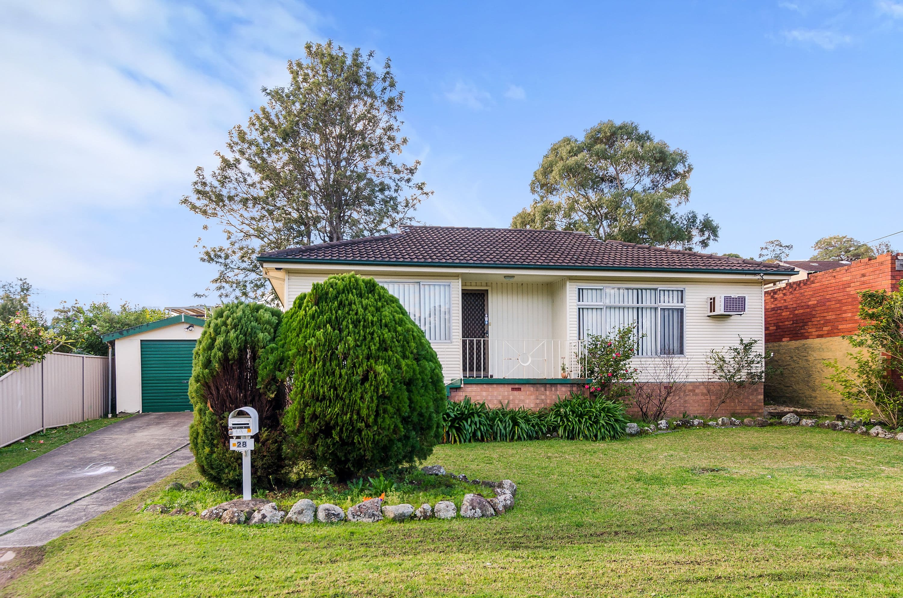 28 William Beach Road, Kanahooka - Image 1
