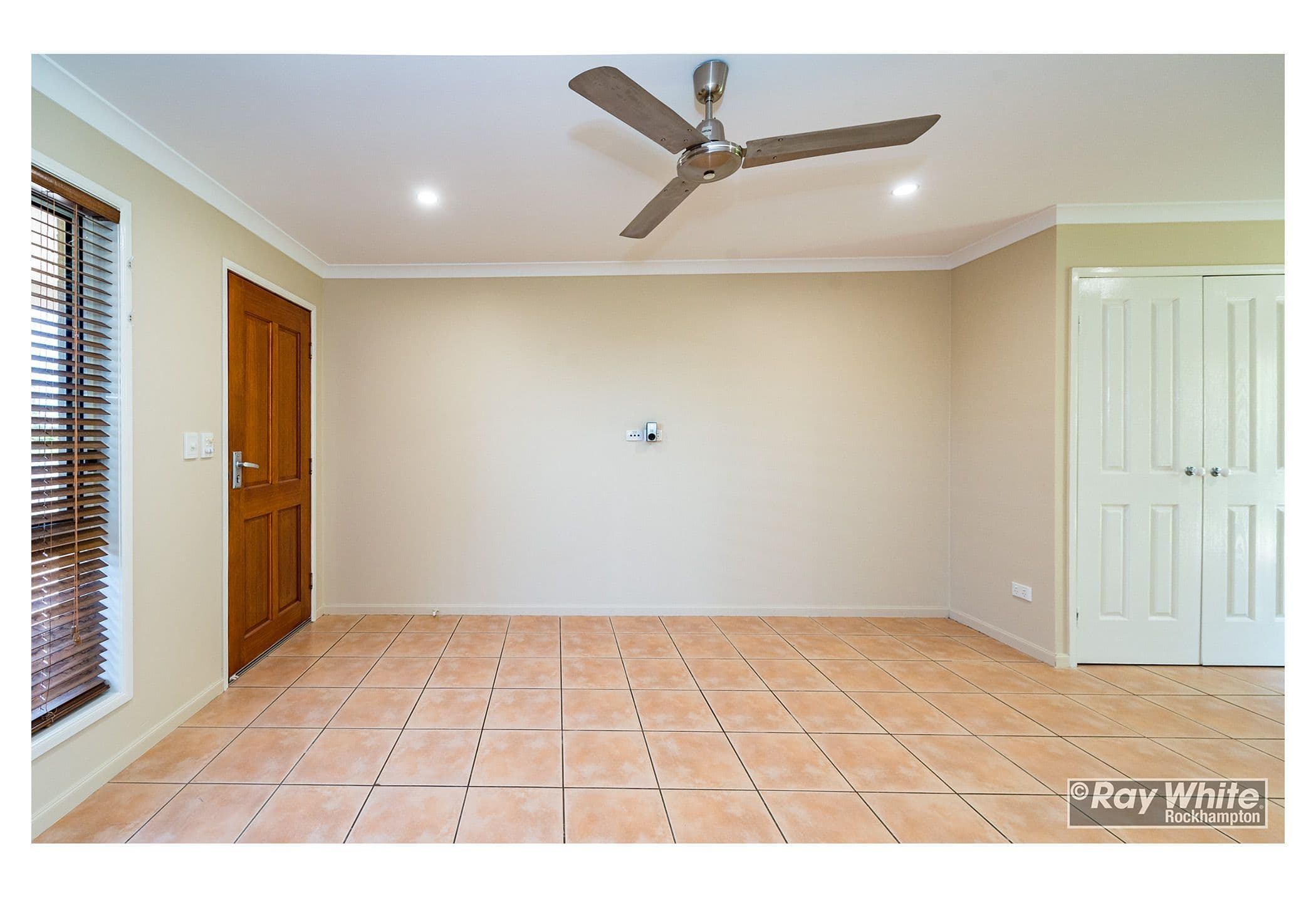 576 Norman Road, Norman Gardens QLD 4701, Norman Gardens - Thumbnail 2