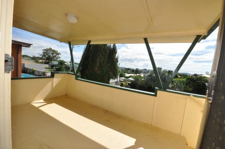 9 Amelia Street, West Gladstone QLD 4680, West Gladstone - Thumbnail 2