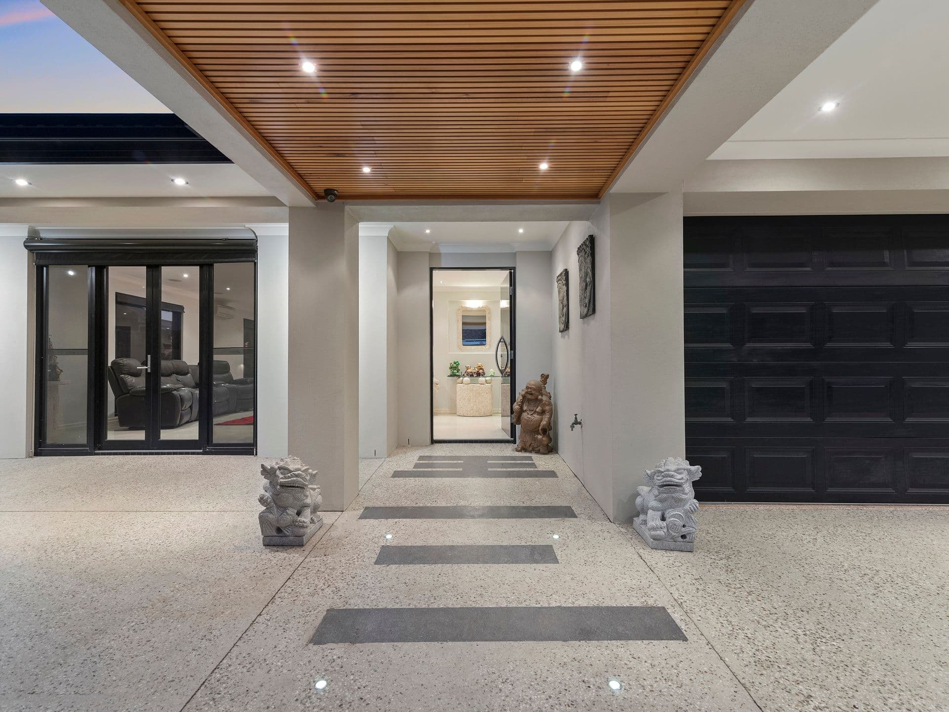 22 Bergamont Street, Elanora QLD 4221, Elanora - Thumbnail 2