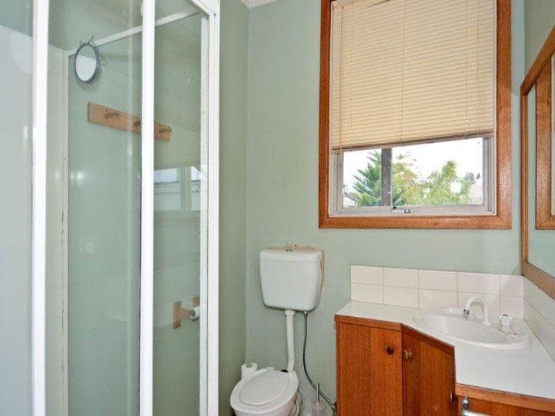 9 Lomond Terrace, EAST GEELONG VIC 3219, East Geelong - Thumbnail 7