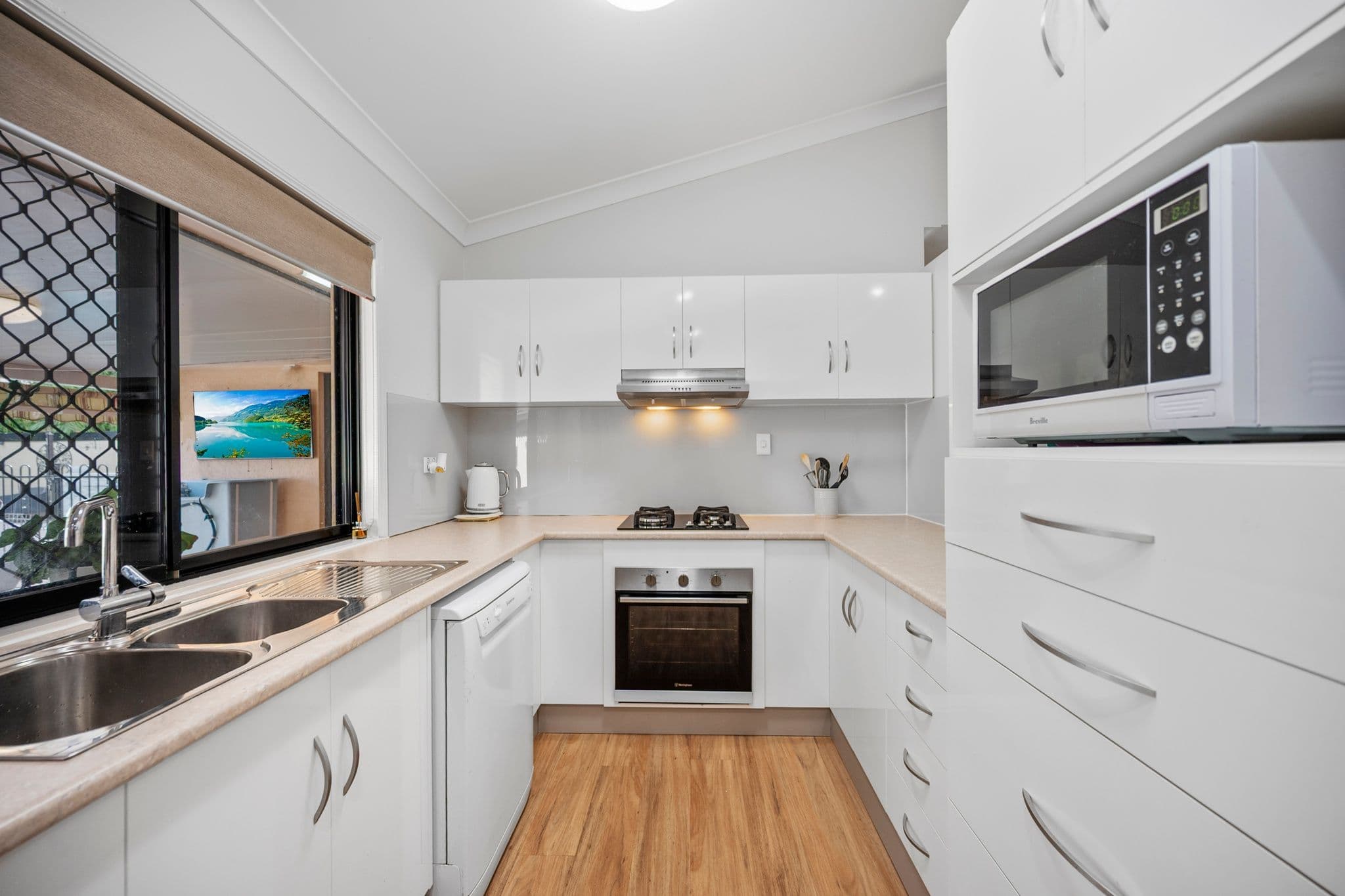 4 Bellamy Street, Rasmussen QLD 4815, Rasmussen - Thumbnail 4