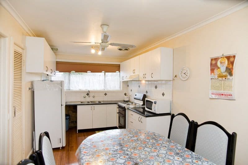 26 Huskisson Avenue, Lalor VIC 3075, Lalor - Thumbnail 2