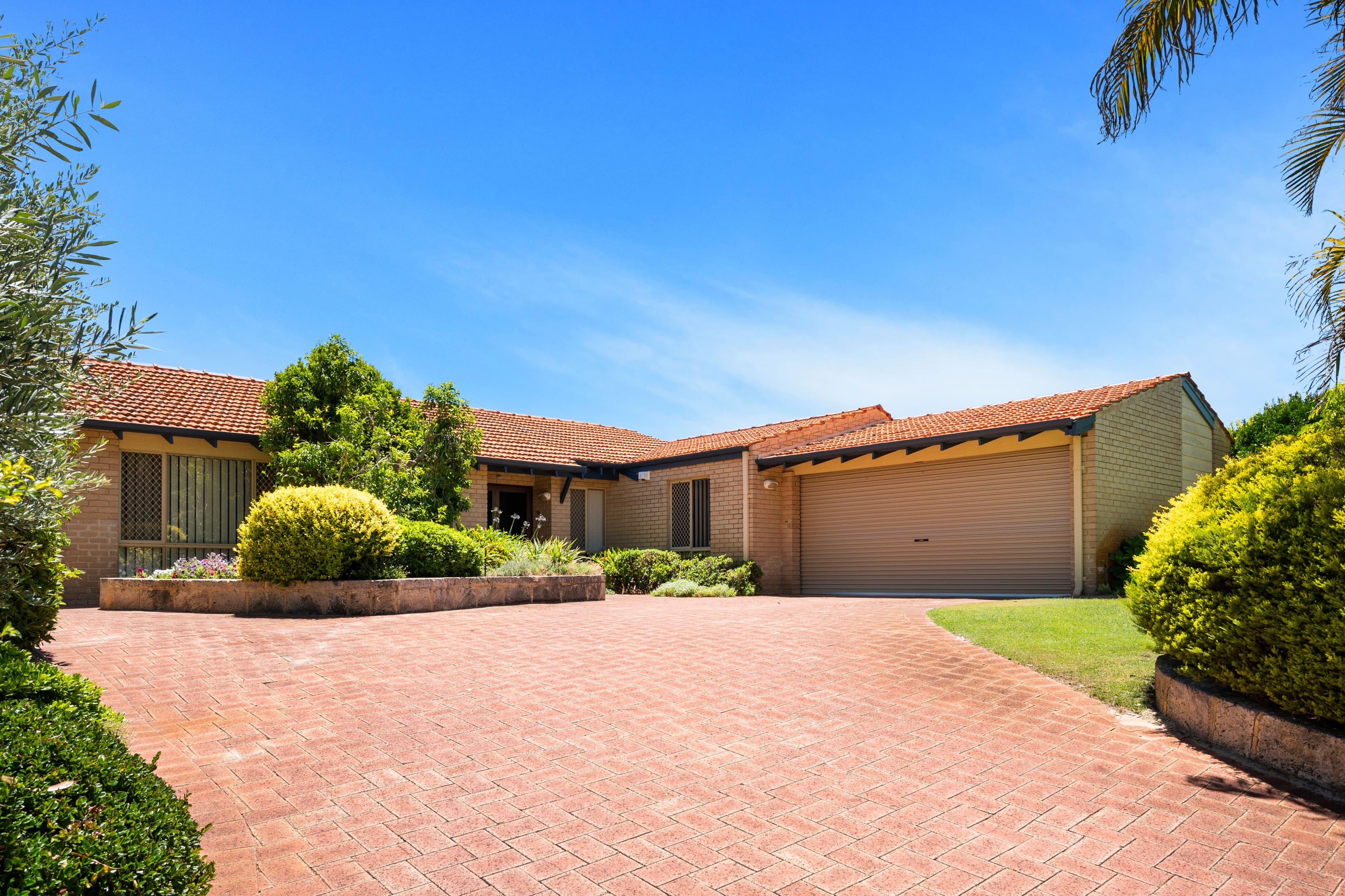 4 Walter Close, Bateman WA 6150, Bateman - Image 1
