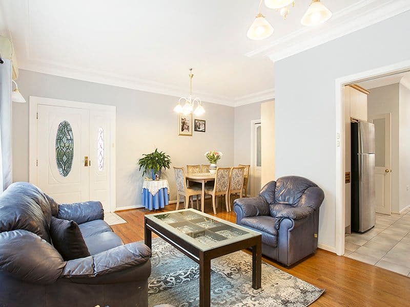 39 Kareena Road, Miranda - Thumbnail 2