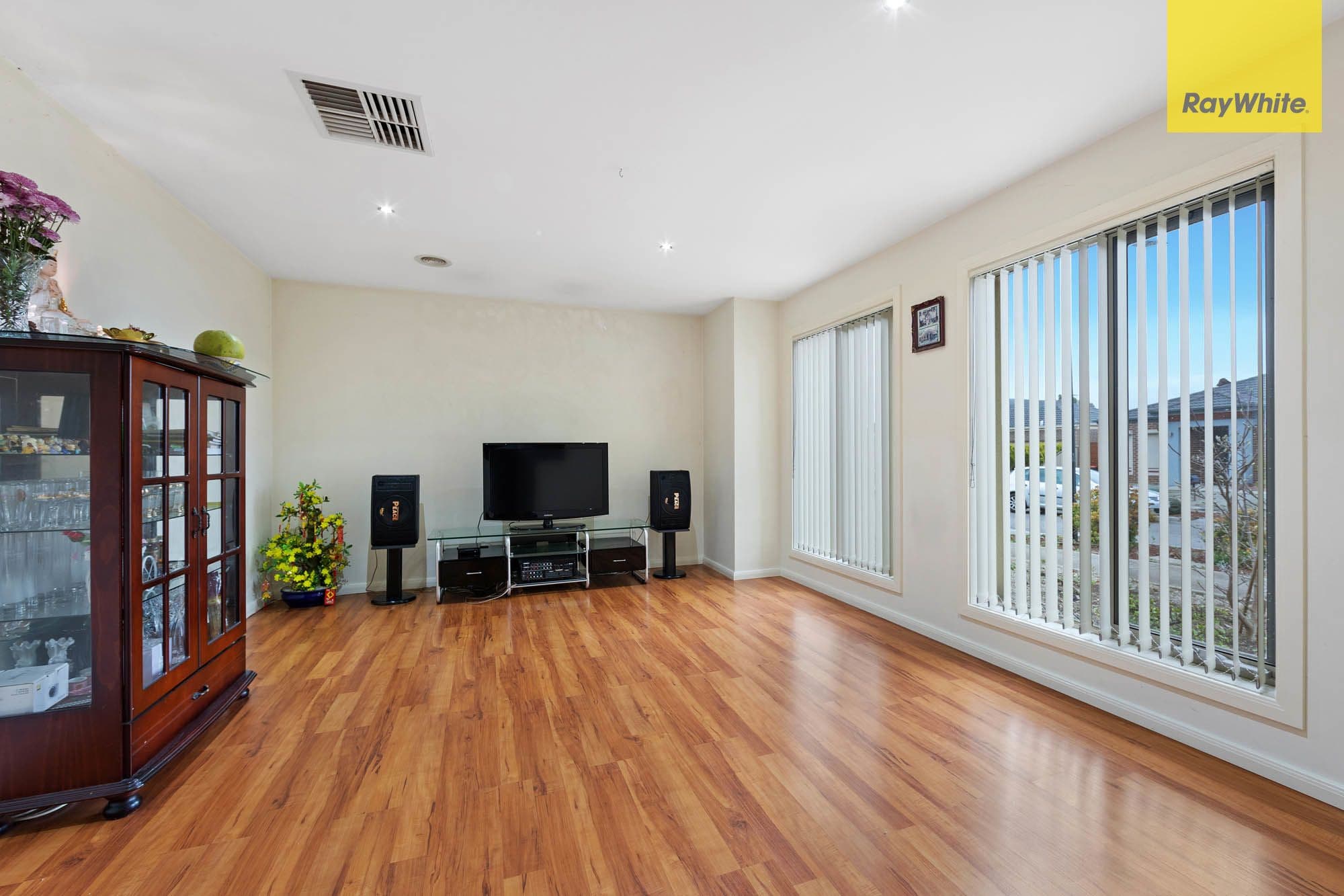 5 Cunningham Chase, Burnside Heights VIC 3023, Burnside Heights - Thumbnail 2