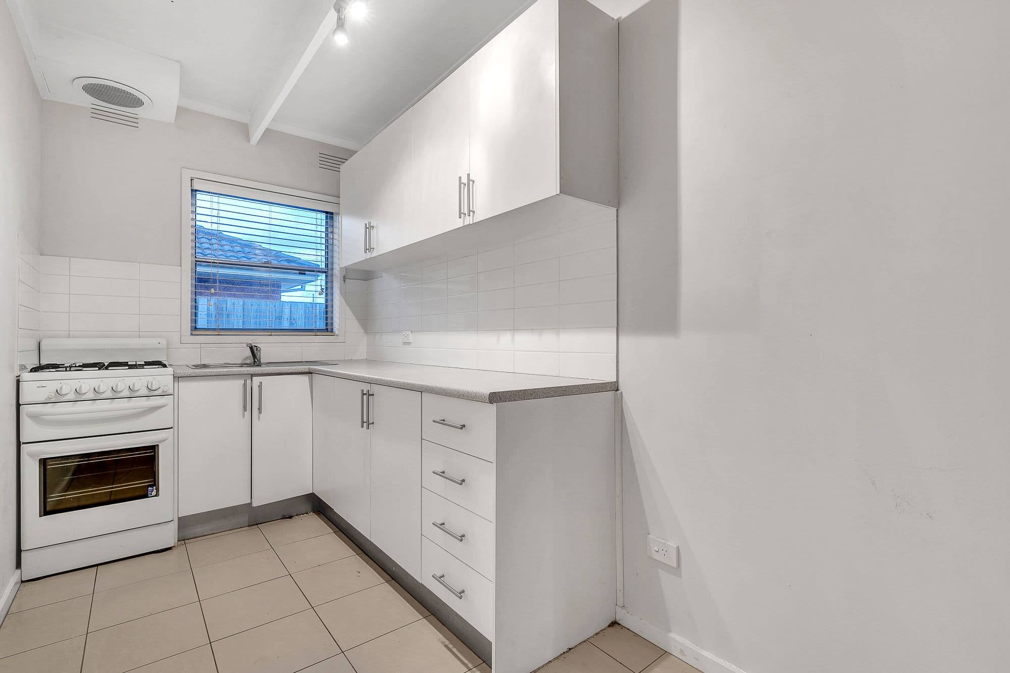 27 Hinton Close, Norlane VIC 3214, Norlane - Thumbnail 2