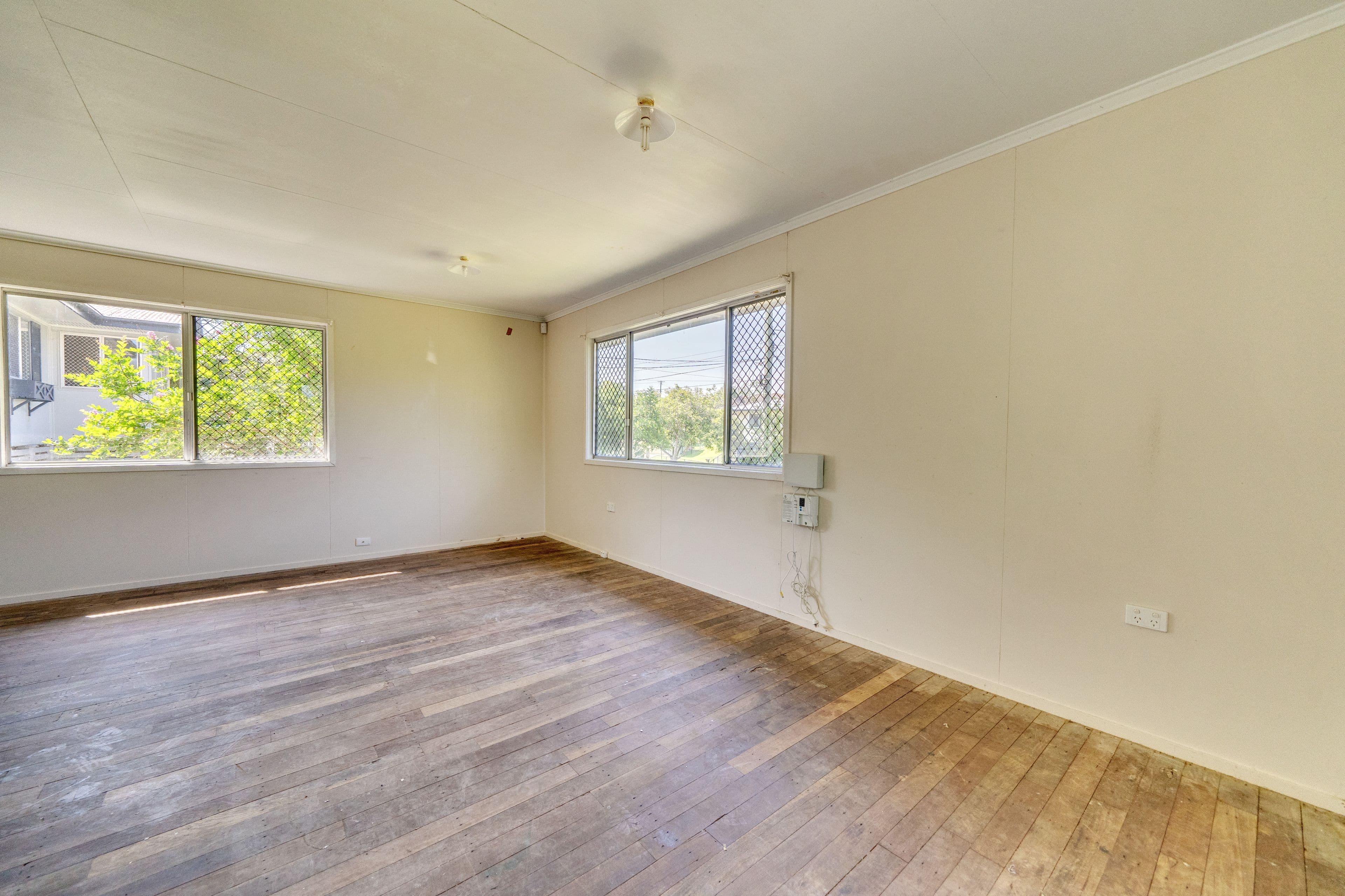 31 Gibbs Street, Riverview QLD 4303, Riverview - Thumbnail 3